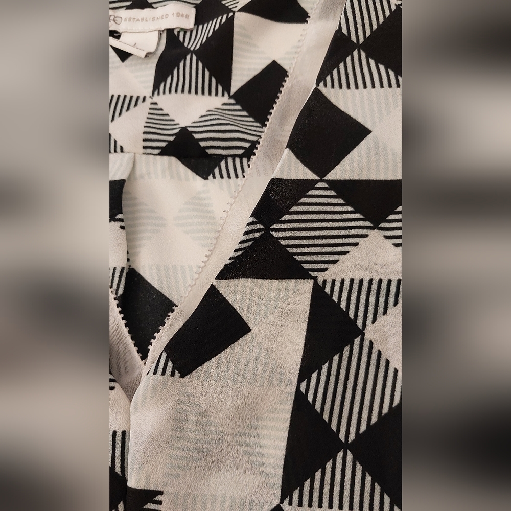 Cato Geometric Blouse Size L - Picture 4 of 10